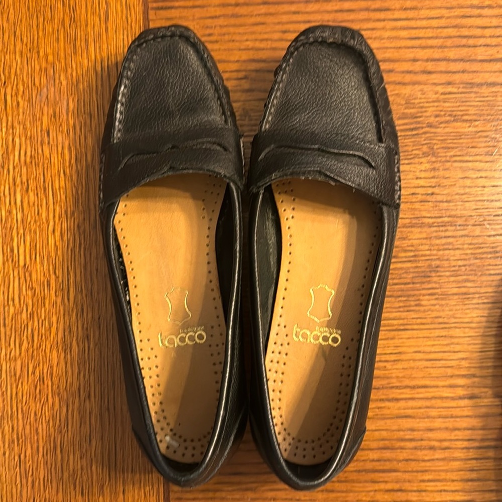 Black leather loafers. Size 7